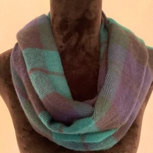 NWOT GAP Blue and Green Plaid Scarf